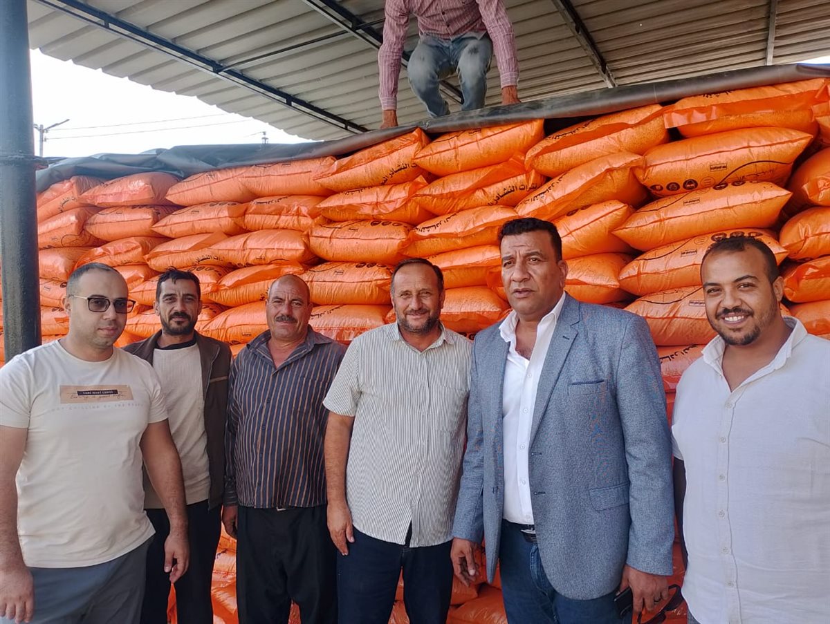 جانب من متابعة صرف الأسمدة،فيتو