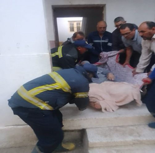 أمن البحيرة يستجيب لإستغاثة سيدة ومساعدتها لنقلها إلى المستشفى 