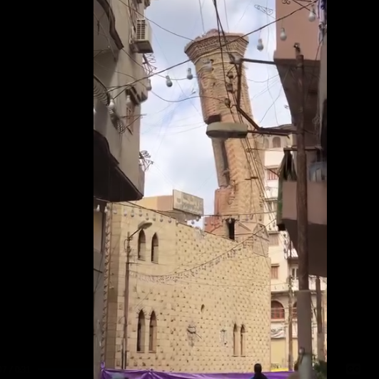 لحظة انهيار مئذنة مسجد الطاهرات، فيتو