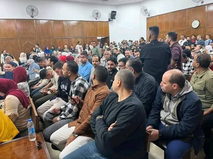 طلاب وخريجي التعليم المفتوح خلال الجلسة