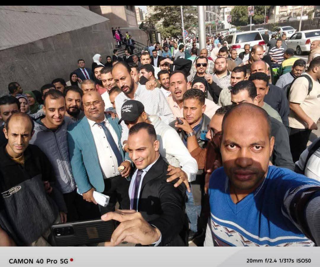 طلاب وخريجي التعليم المفتوح خلال الجلسة