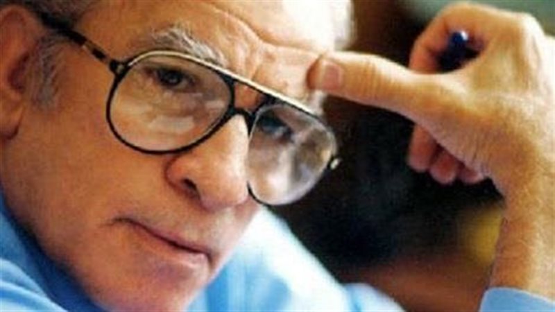 الكاتب أحمد رجب 