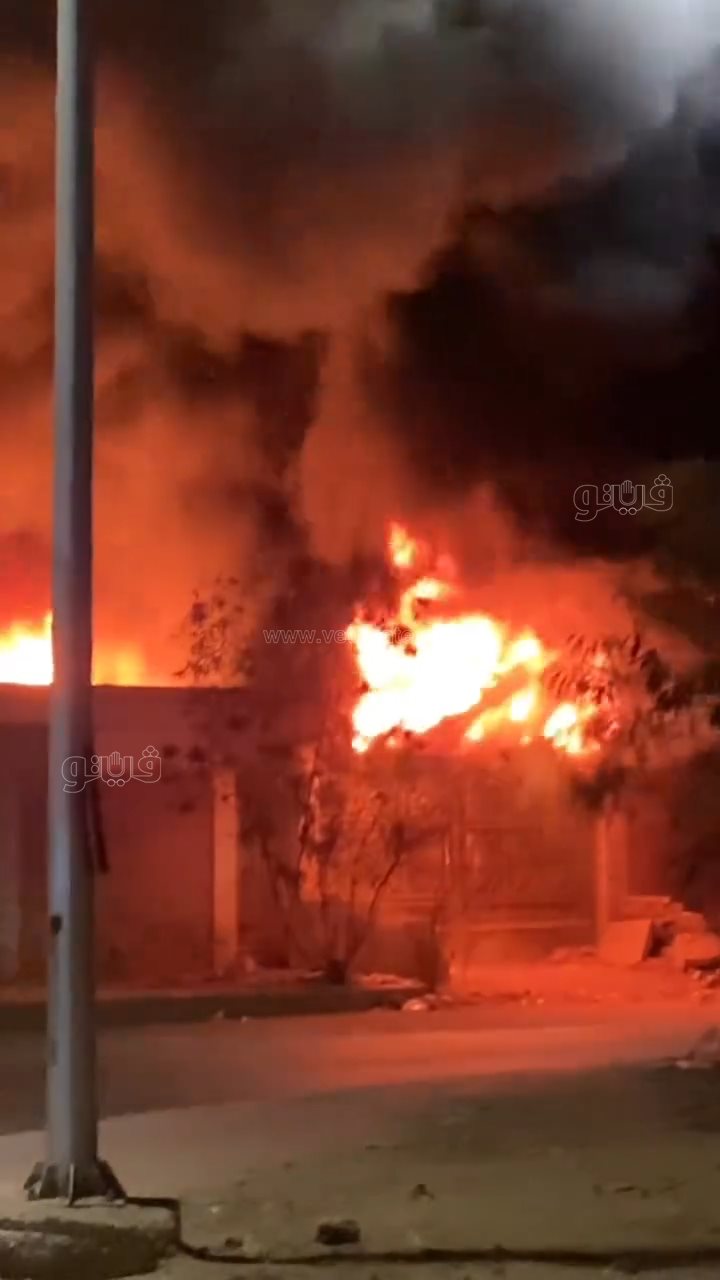 دخان كثيف واستنفار أمني وإطفائي بمنطقة C1 الصناعية في العاشر من رمضان،فيتو