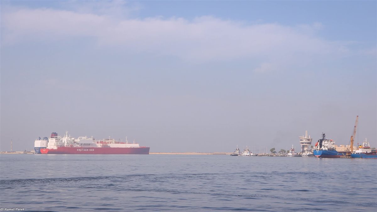 استقبال ناقلة غاز عملاقة بميناء دمياط&nbsp;