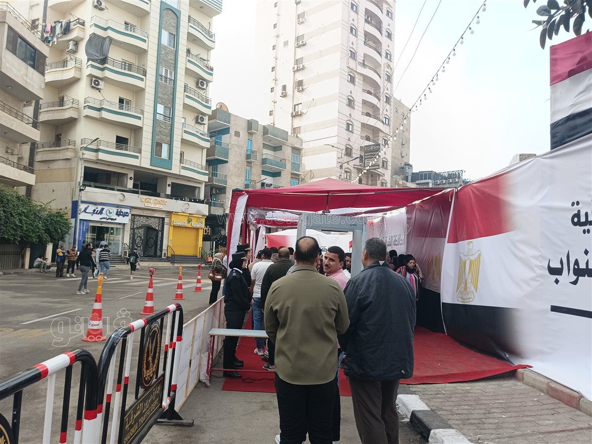 الزقازيق تتزين بالأعلام الوطنية،فيتو