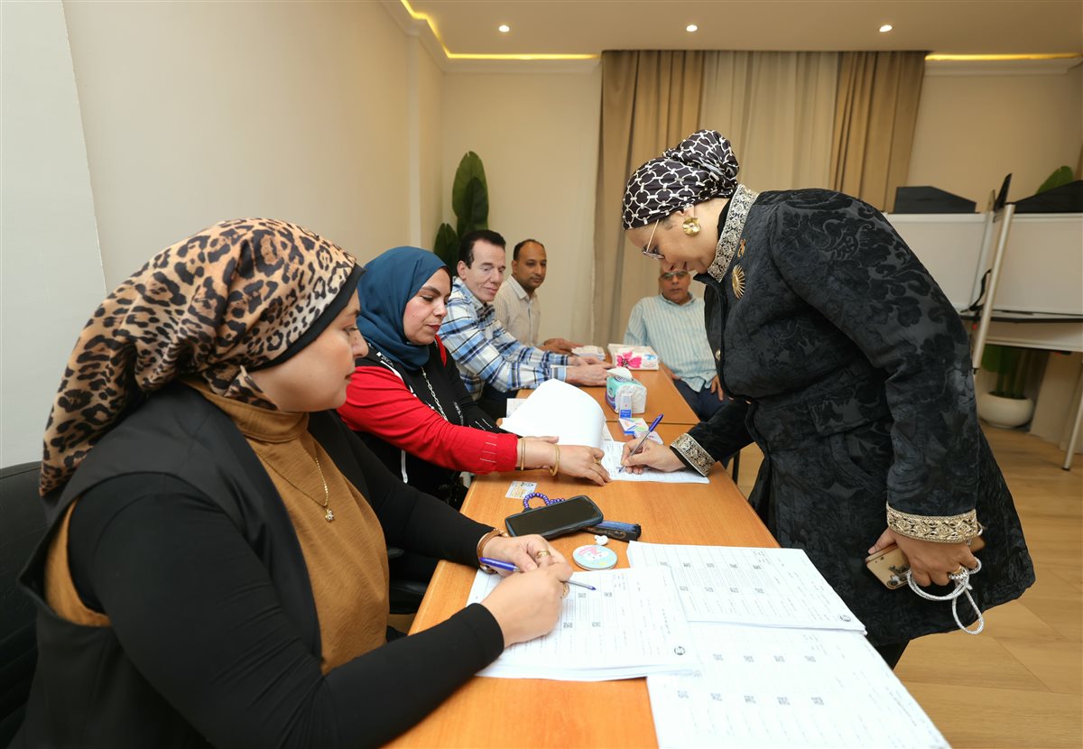 المستشارة أمل عمار 