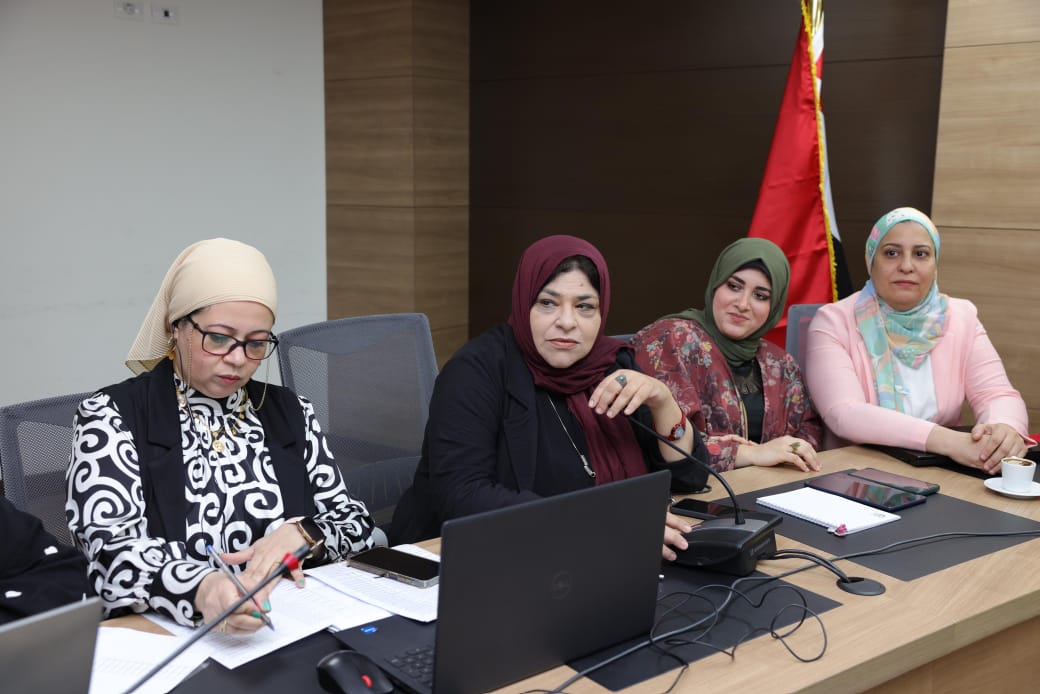 غرفة عمليات قومى المرأة 