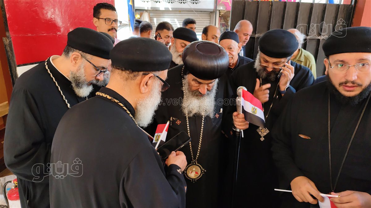 مطران بورسعيد يدلي بصوته في الانتخابات، فيتو