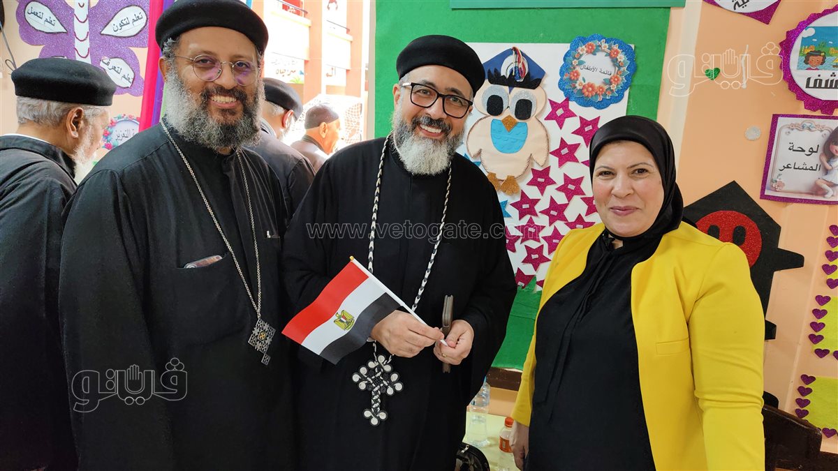 المتحدث الإعلامي بإسم مطرانية ببورسعيد والعلاقات العامة يدليان بأصواتهم الانتخابية، فيتو&nbsp;