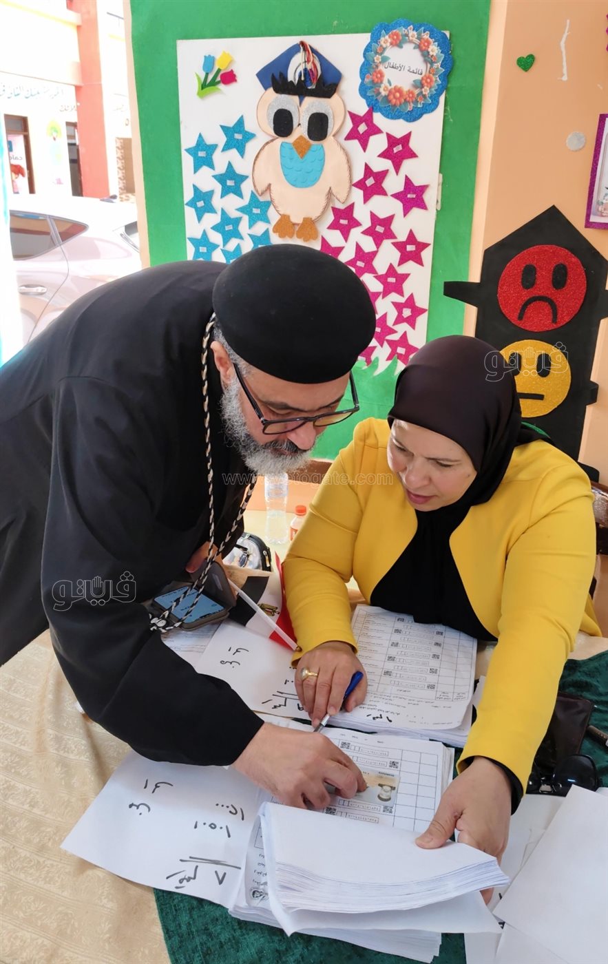 المتحدث الإعلامي باسم مطرانية الأقباط الأرثوذكس ببورسعيد يدلي بصوته الانتخابي، فيتو&nbsp;