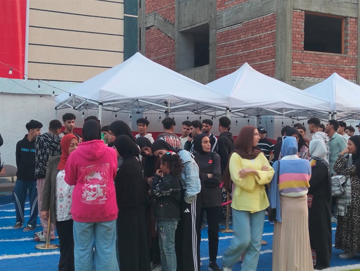 جانب من توافد الناخبين عن اللجان، فيتو