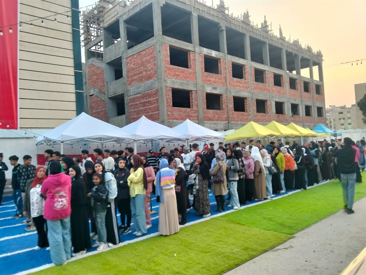 جانب من توافد الناخبين عن اللجان، فيتو