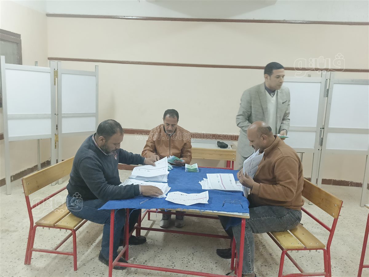 <spancolor:hsl(0,75%,60%);