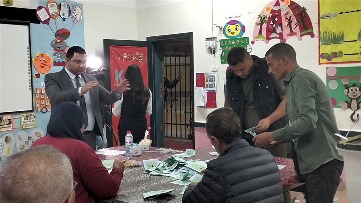 جانب من عمليات الفرز، فيتو 