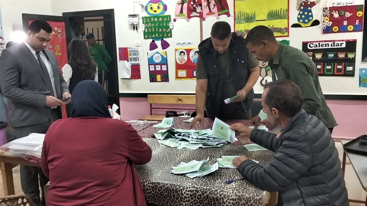 جانب من عمليات الفرز، فيتو 