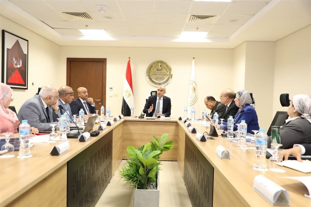 وزير التربية والتعليم يترأس اجتماع المجلس الأعلى للتعليم، فيتو