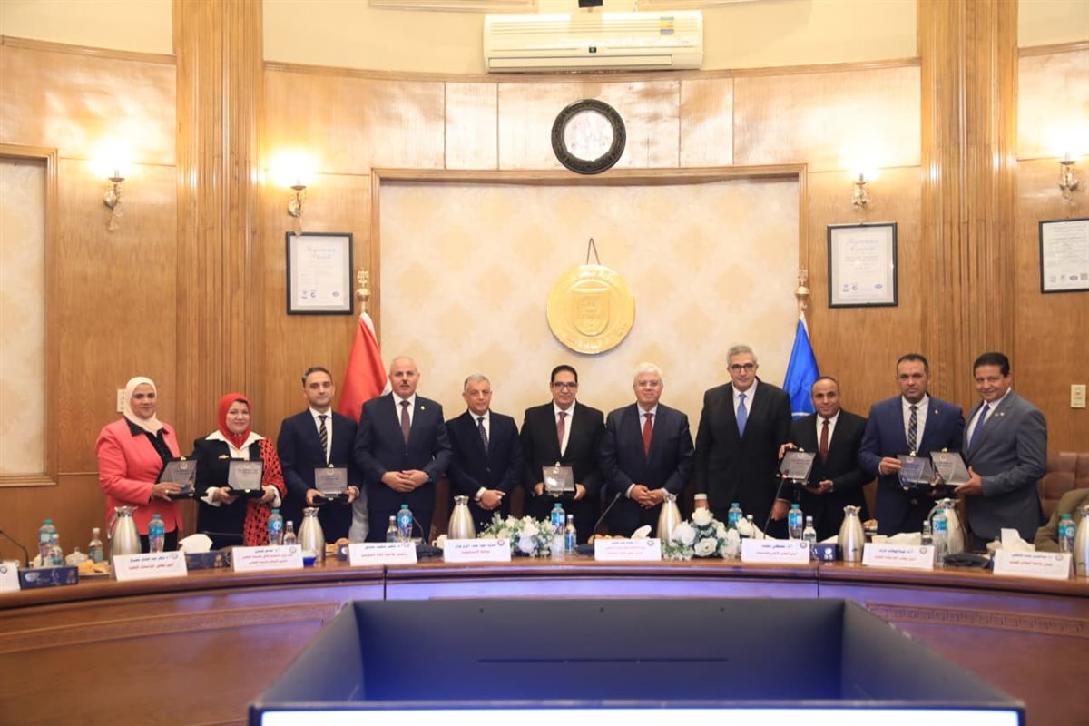 جانب من الاجتماع، فيتو