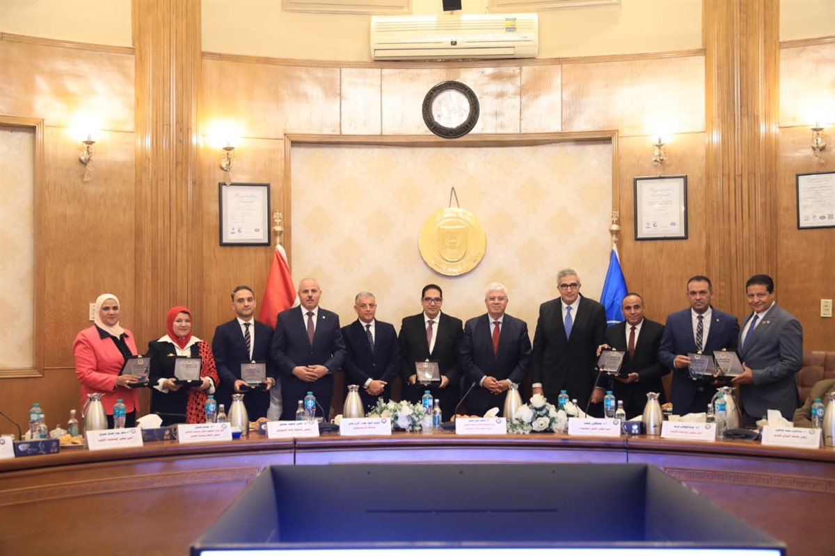 جانب من الاجتماع، فيتو