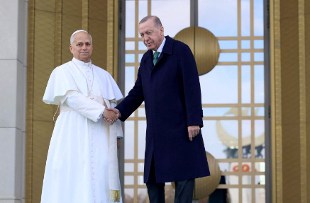 أول زيارة لبابا الفاتيكان ليو الرابع عشر إلى تركيا، فيتو