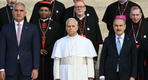 أول رحلة لبابا الفاتيكان إلى تركيا، فيتو