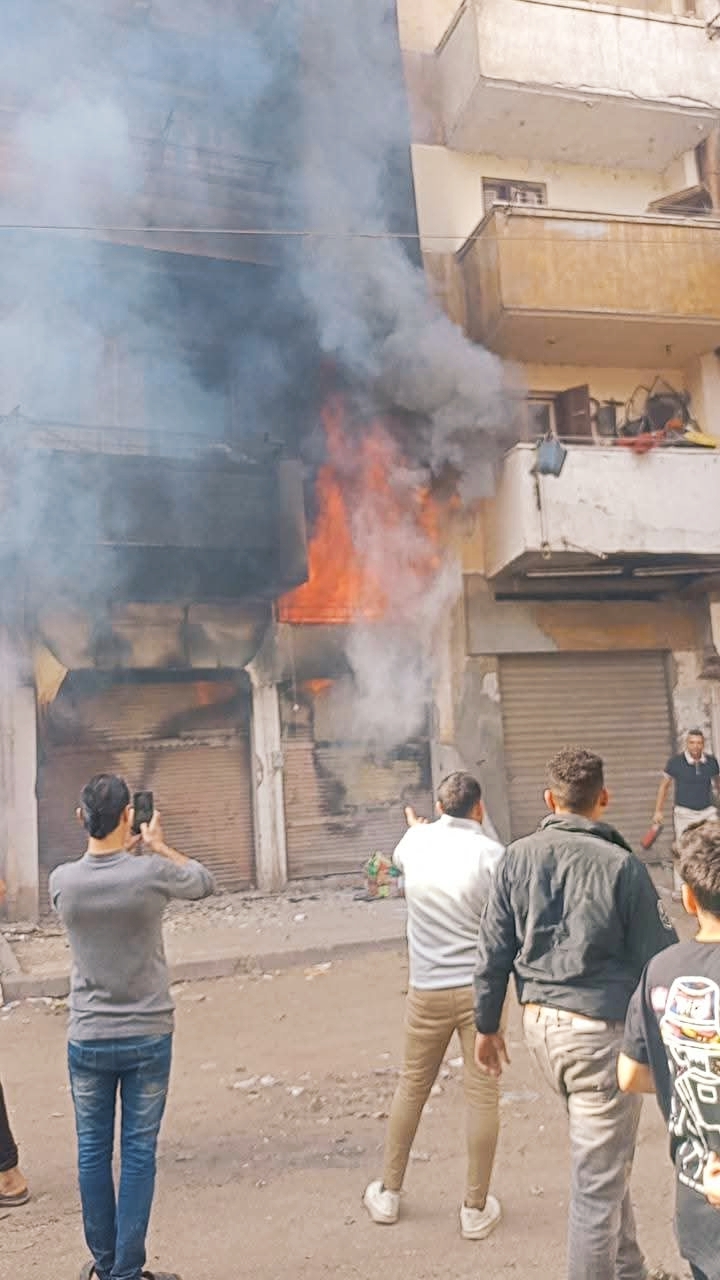 حريق يلتهم محل كماليات سيارات بالغربية