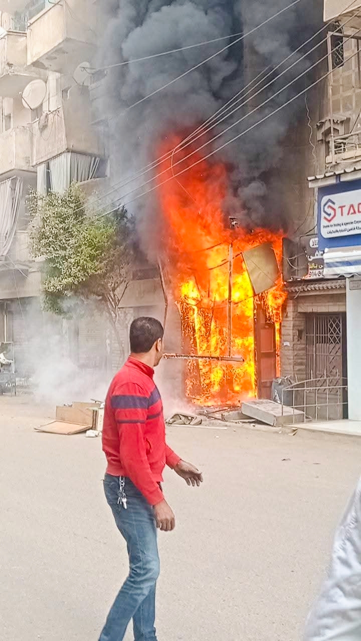 حريق يلتهم محل كماليات سيارات بالغربية