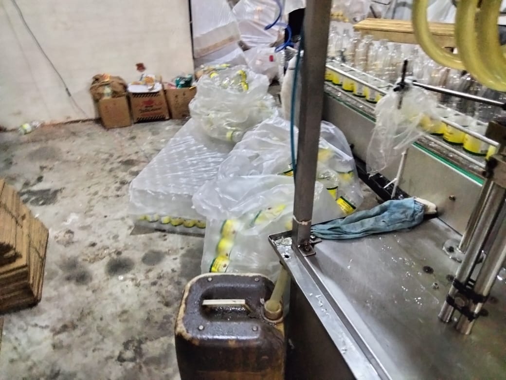 ضبط مصنع زيوت غير مرخص وبداخله 17 طن زيوت طعام مجهولة المصدر بطنطا