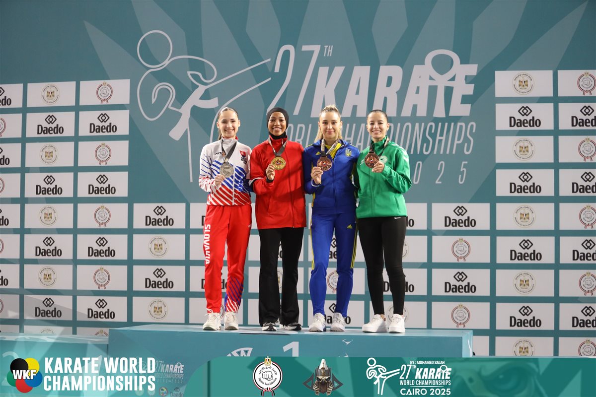 أشرف صبحي يهنئ منتخب الكاراتيه بتصدر بطولة العالم