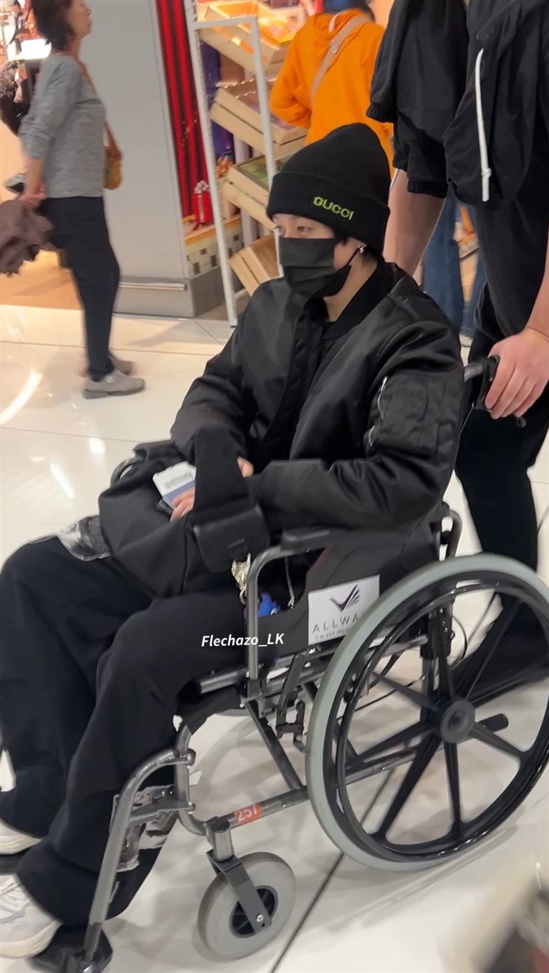 Lee know بعد عودته لكوريا، فيتو