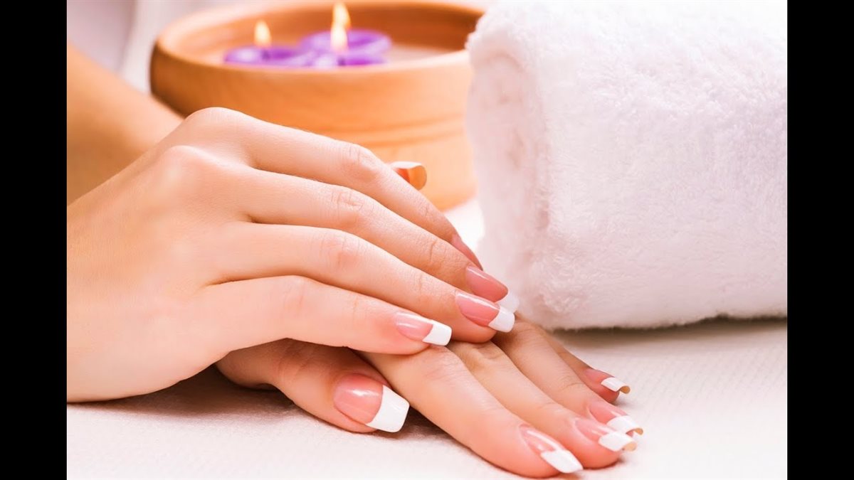 العناية باليدين