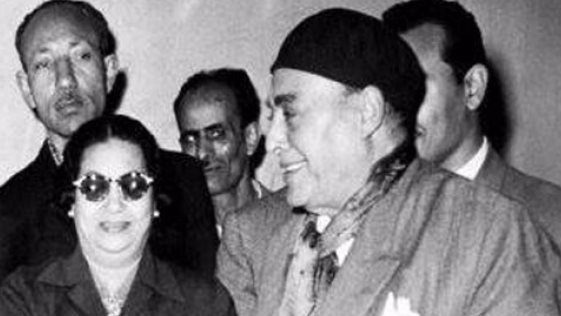 ام كلثوم وزكريا احمد بعد الصلح فى المحكمة 