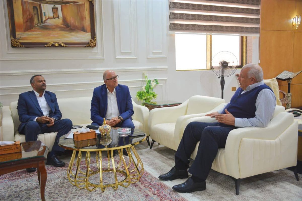 محافظ الوادي الجديد مع <span style=