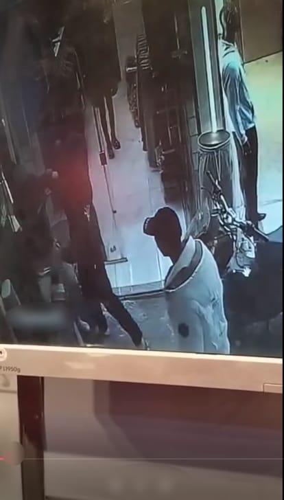 ماينوب المخلص إلا الضرب... الأمن يكشف ملابسات فيديو اعتداء بسلاح أبيض في الدقهلية