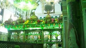 ‫السيدة نفيسة.. لماذا رفض زوجها دفنها في مصر؟‬‎