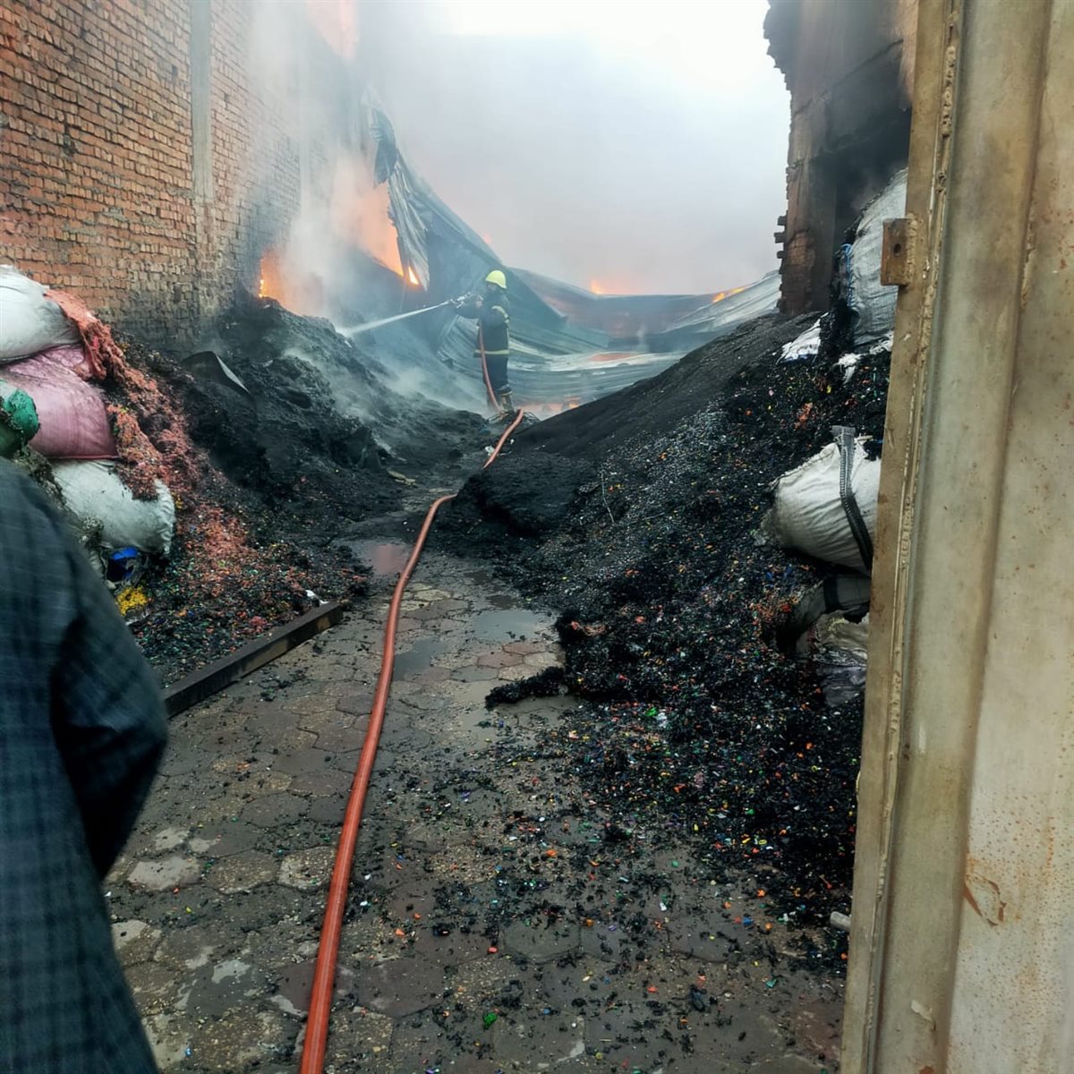 حريق مخزن بلاستيك بالخانكة، فيتو 