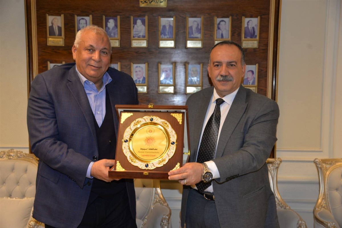 محافظ الوادي الجديد يشارك في احتفالية 