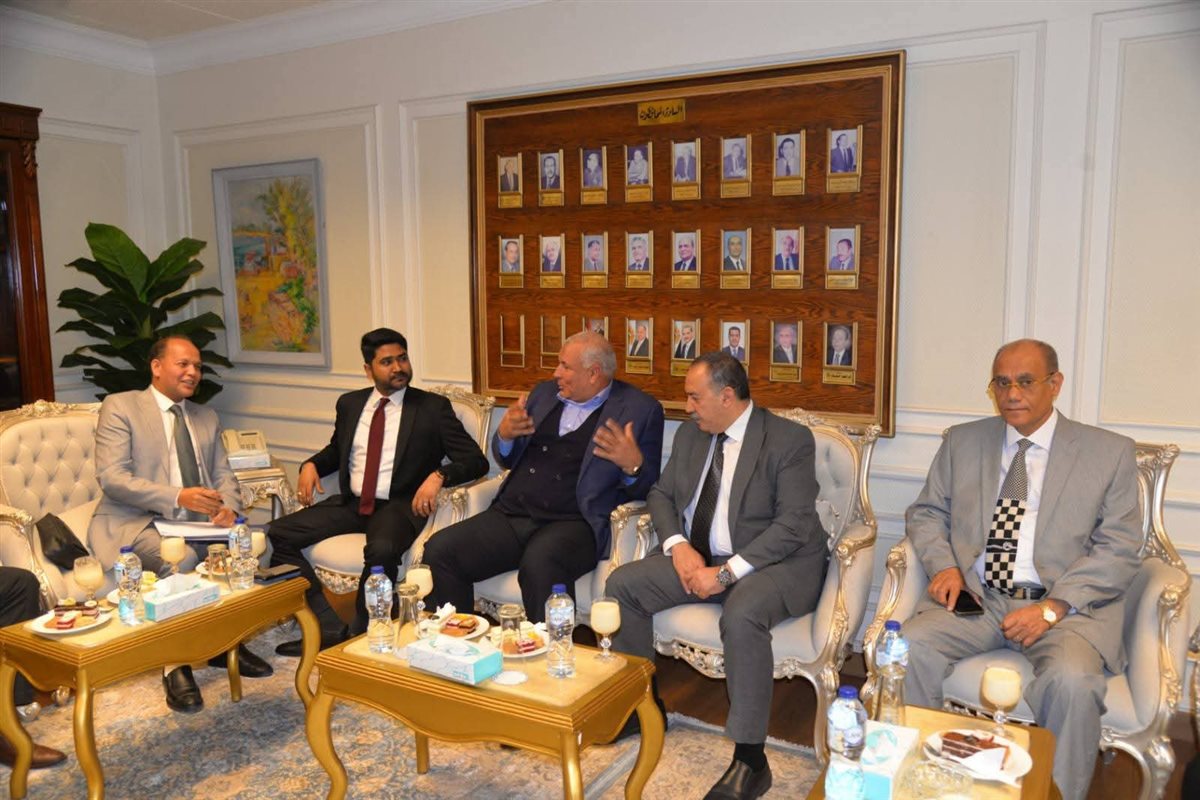 محافظ الوادي الجديد يشارك في احتفالية 