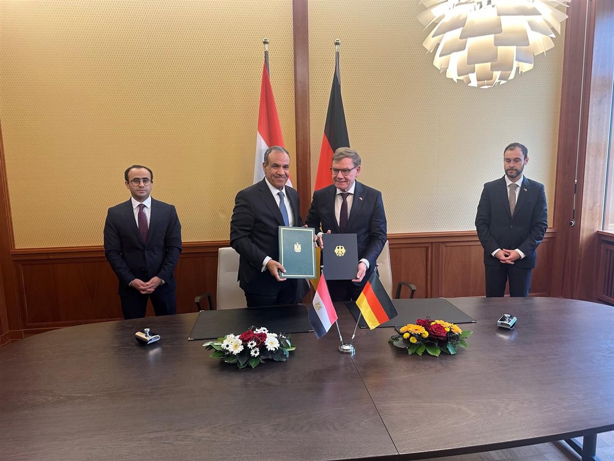 بدر عبد العاطى مع يوهان فاديفول، فيتو&nbsp;