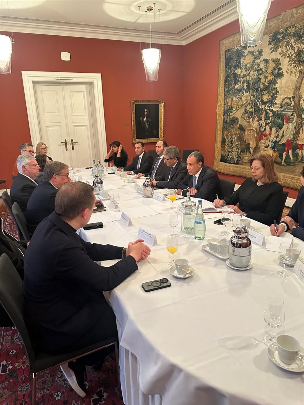 لقاء عبدالعاطي بأعضاء لجنة العلاقات الخارجية بالبرلمان الألماني