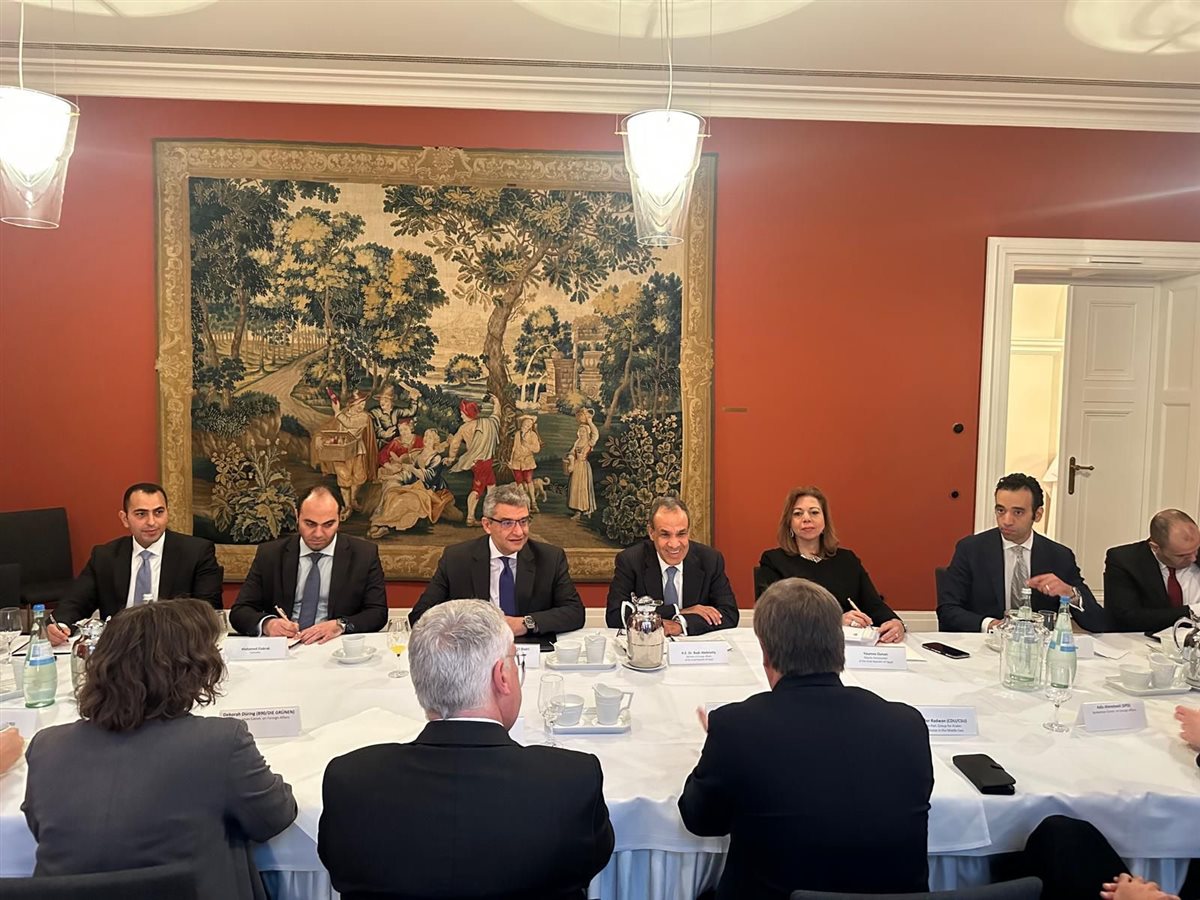 لقاء عبدالعاطي بأعضاء لجنة العلاقات الخارجية بالبرلمان الألماني