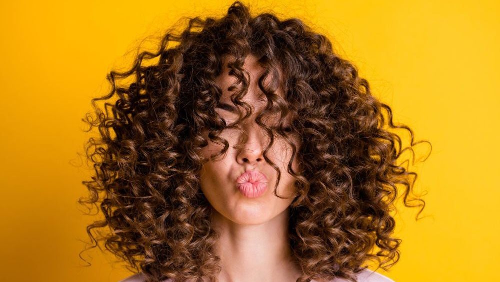 العناية بالشعر الكيرلي