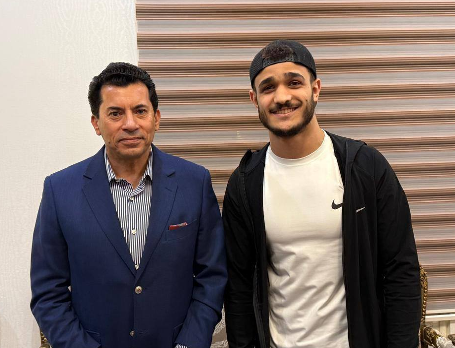 عودة بطل المصارعة مصطفى حسين، فيتو