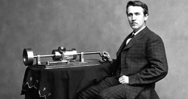 توماس اديسون مخترع الفونوغراف 
