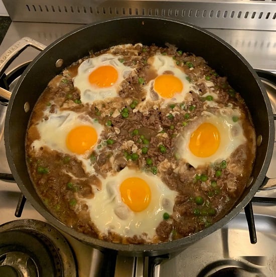 طريقة عمل البيض باللحمة المفرومة