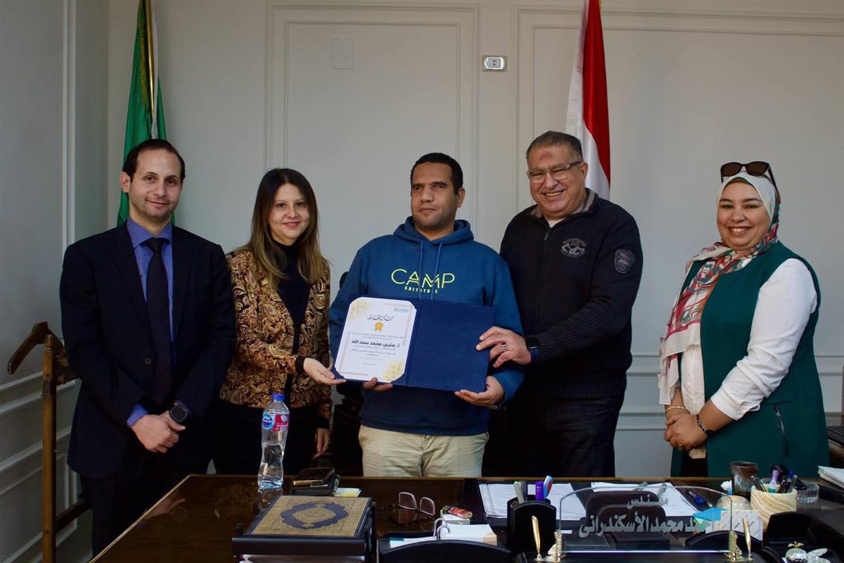 جانب من إطلاق الكتاب، فيتو