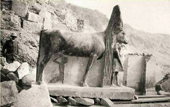  مقصورة المعبودة 