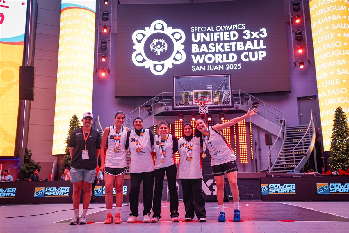 منتخب السيدات يتوج بذهبية كأس العالم للأولمبياد الخاص لكرة السلة