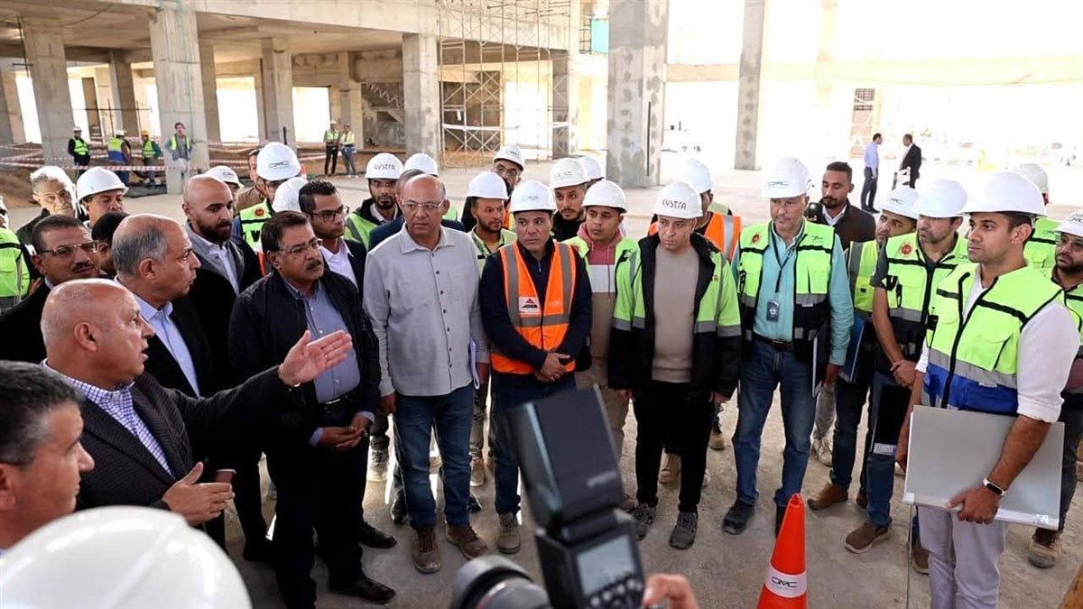 الكدواني يستقبل كامل الوزير لمتابعة مشروعات القطار الكهربائي في المنيا، فيتو 