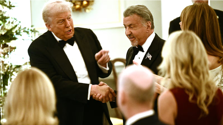 ترامب يتعثر في نطق اسم سلفستر ستالون، فيتو