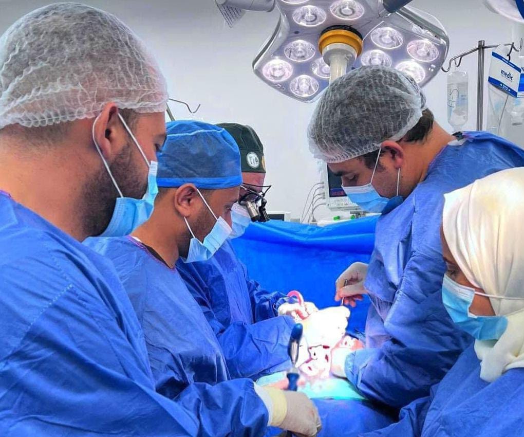 الفريق الطبي